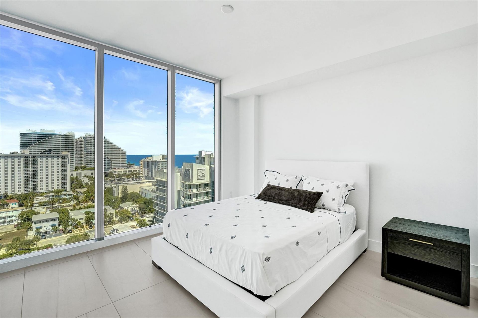 153 N Seabreeze Boulevard, Unit 1204, Fort Lauderdale, FL 33304 Photo
