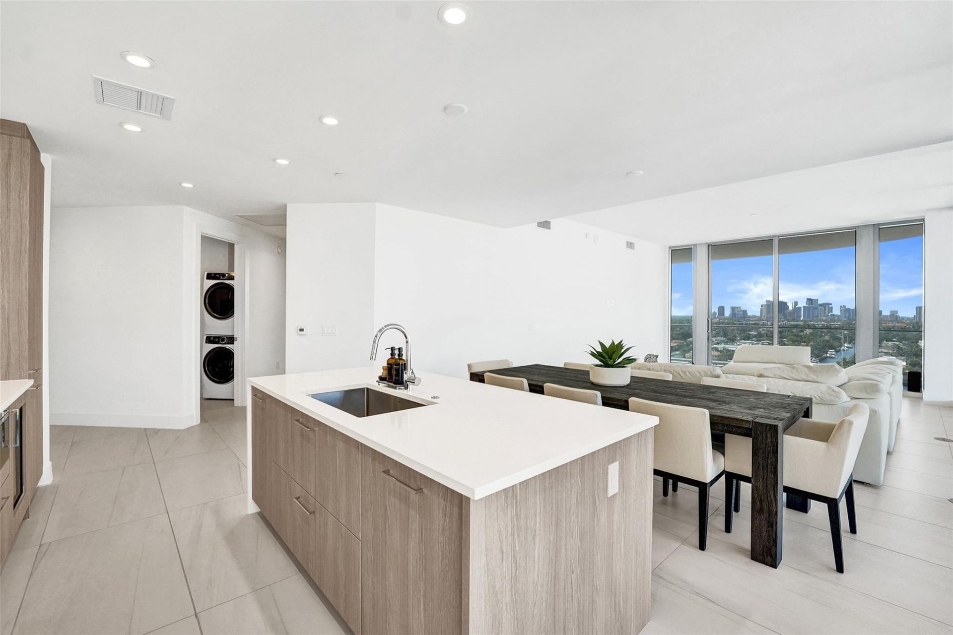 153 N Seabreeze Boulevard, Unit 1204, Fort Lauderdale, FL 33304 Photo