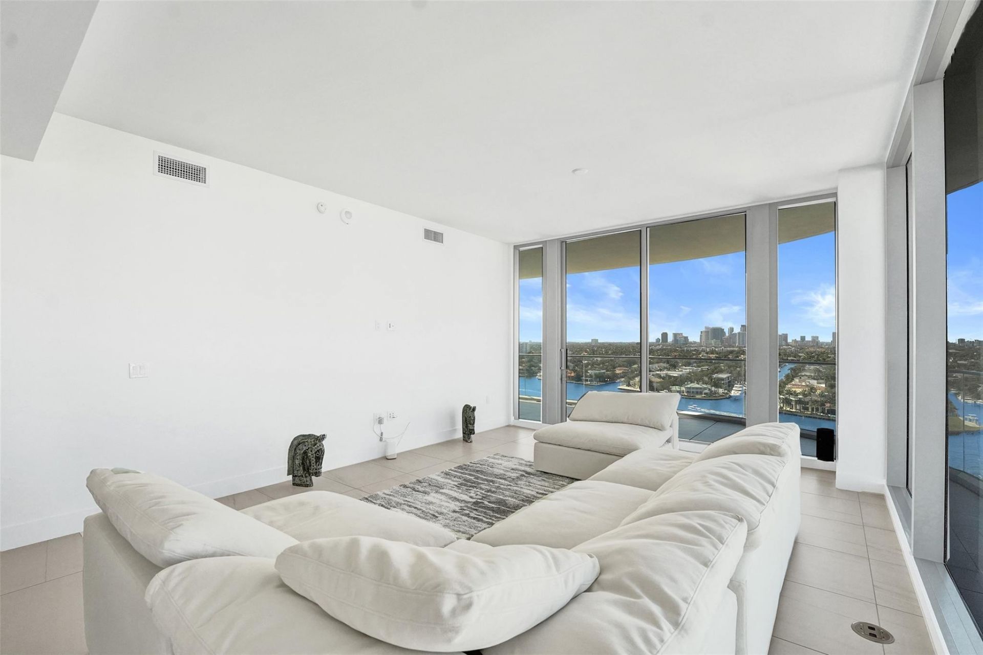 153 N Seabreeze Boulevard, Unit 1204, Fort Lauderdale, FL 33304 Photo