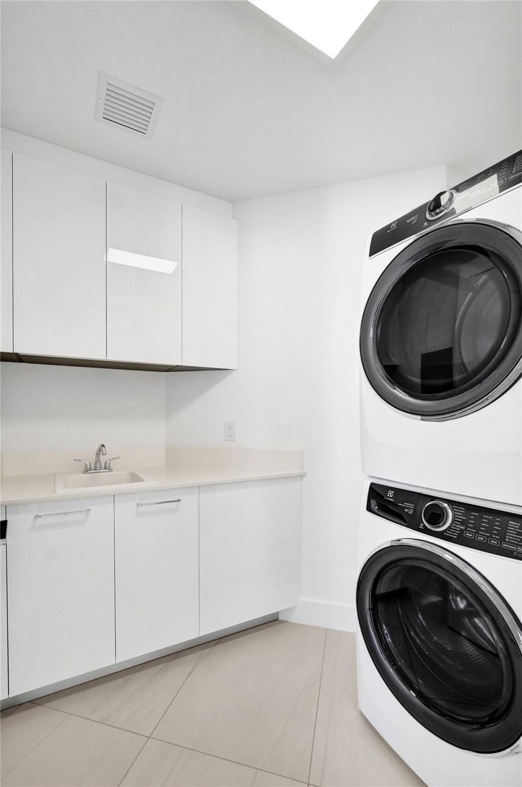 153 N Seabreeze Boulevard, Unit 1204, Fort Lauderdale, FL 33304 Photo