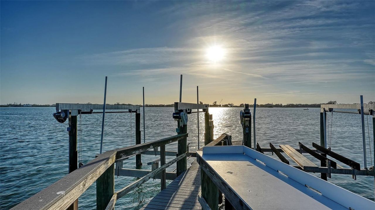 324 Bayshore Drive, Osprey, FL 34229 Photo