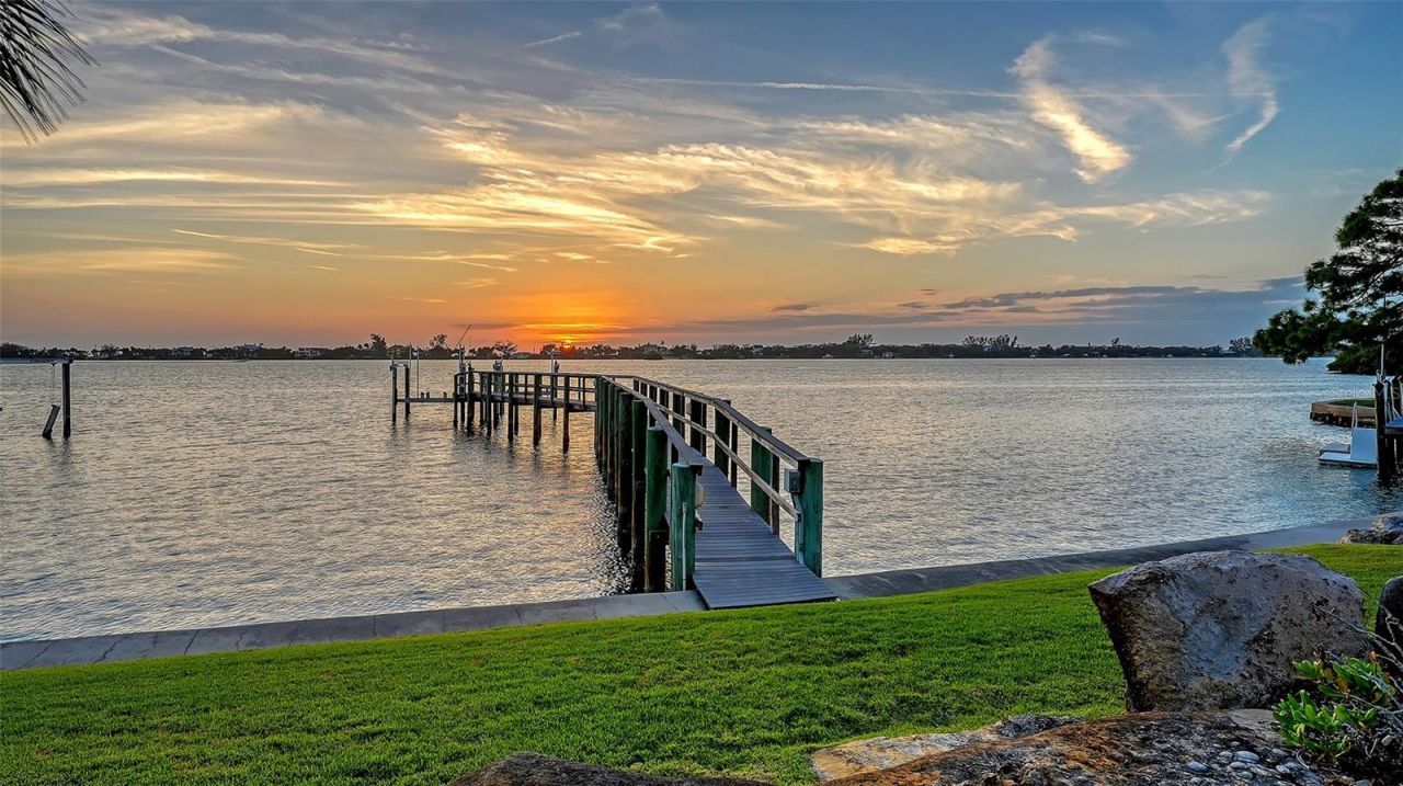 324 Bayshore Drive, Osprey, FL 34229 Photo