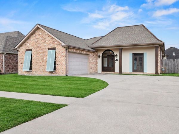 111 Kettle Ln, Houma, LA 70360