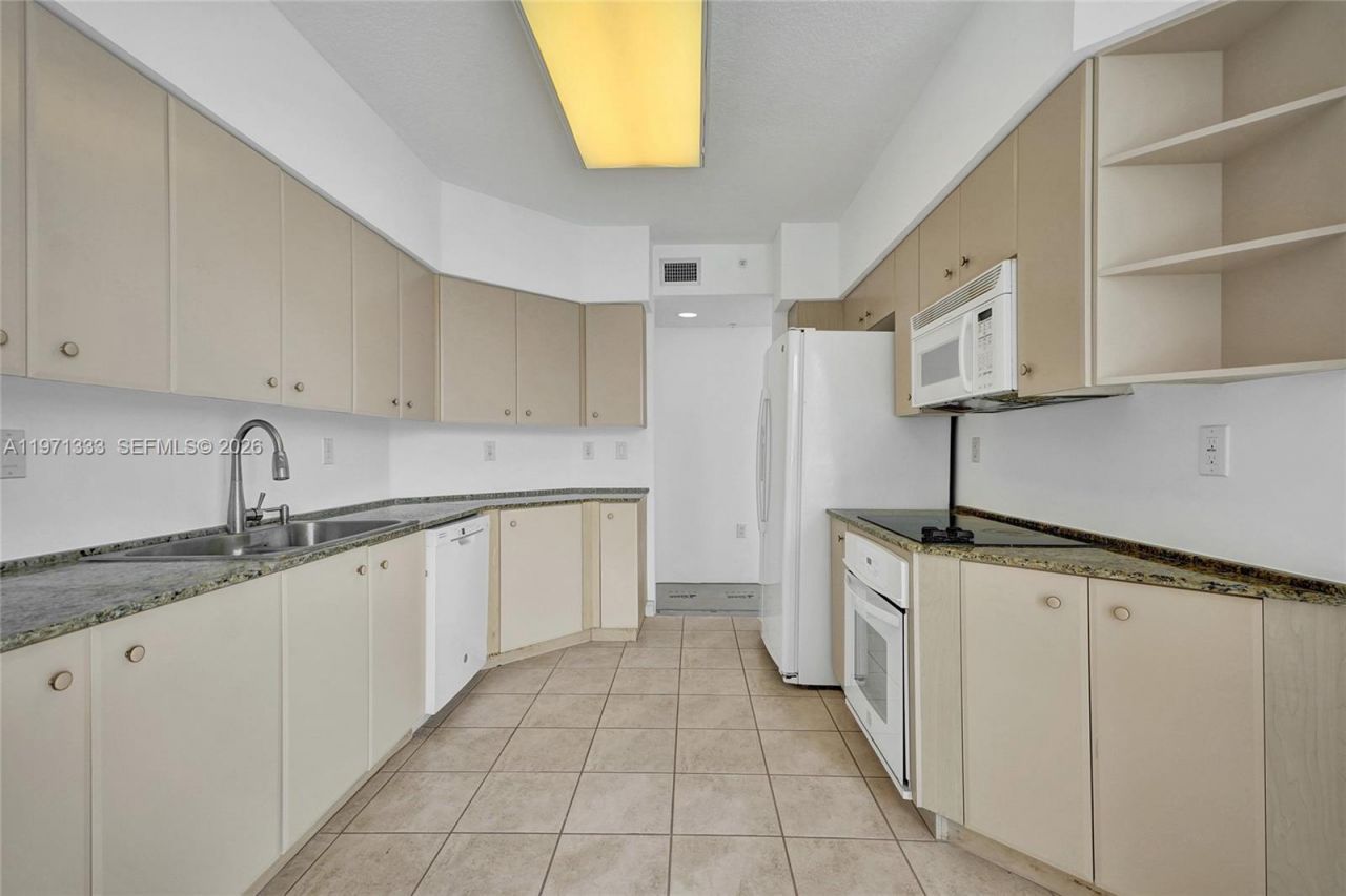 3370 Hidden Bay Dr , Unit 1009, Aventura, FL 33180 Photo