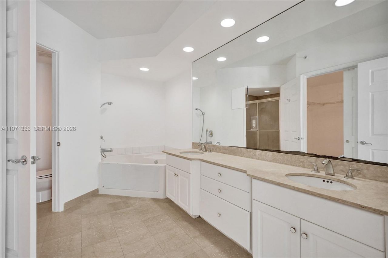 3370 Hidden Bay Dr , Unit 1009, Aventura, FL 33180 Photo