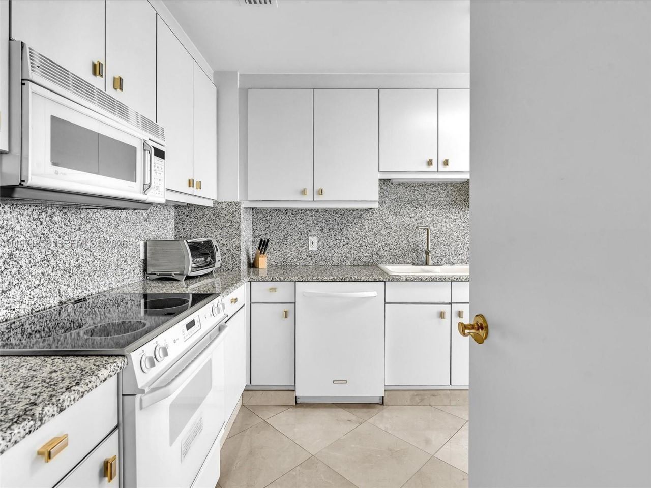 10101 Collins Ave, Unit 18C + CABA, Bal Harbour, FL 33154 Photo