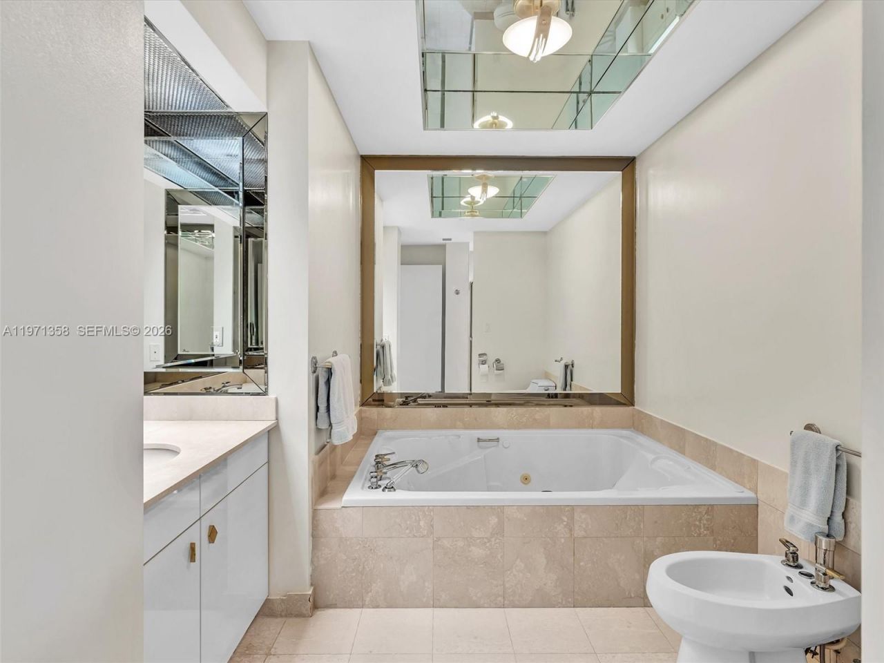 10101 Collins Ave, Unit 18C + CABA, Bal Harbour, FL 33154 Photo