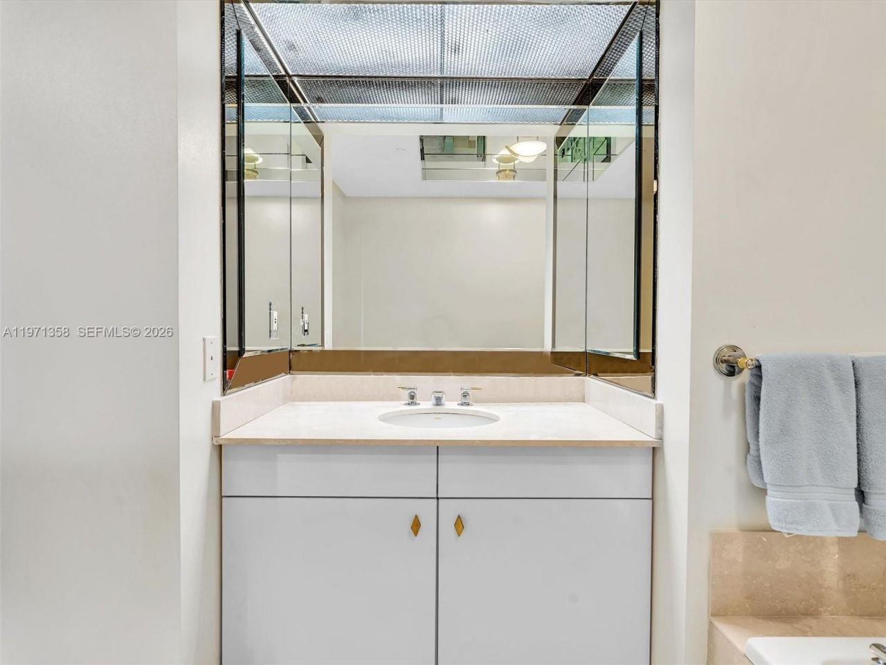 10101 Collins Ave, Unit 18C + CABA, Bal Harbour, FL 33154 Photo