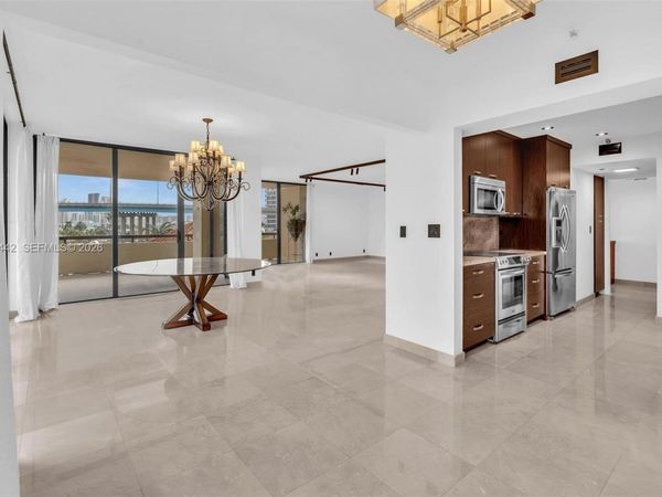 19355 Turnberry Way, Unit 3J, Aventura, FL 33180
