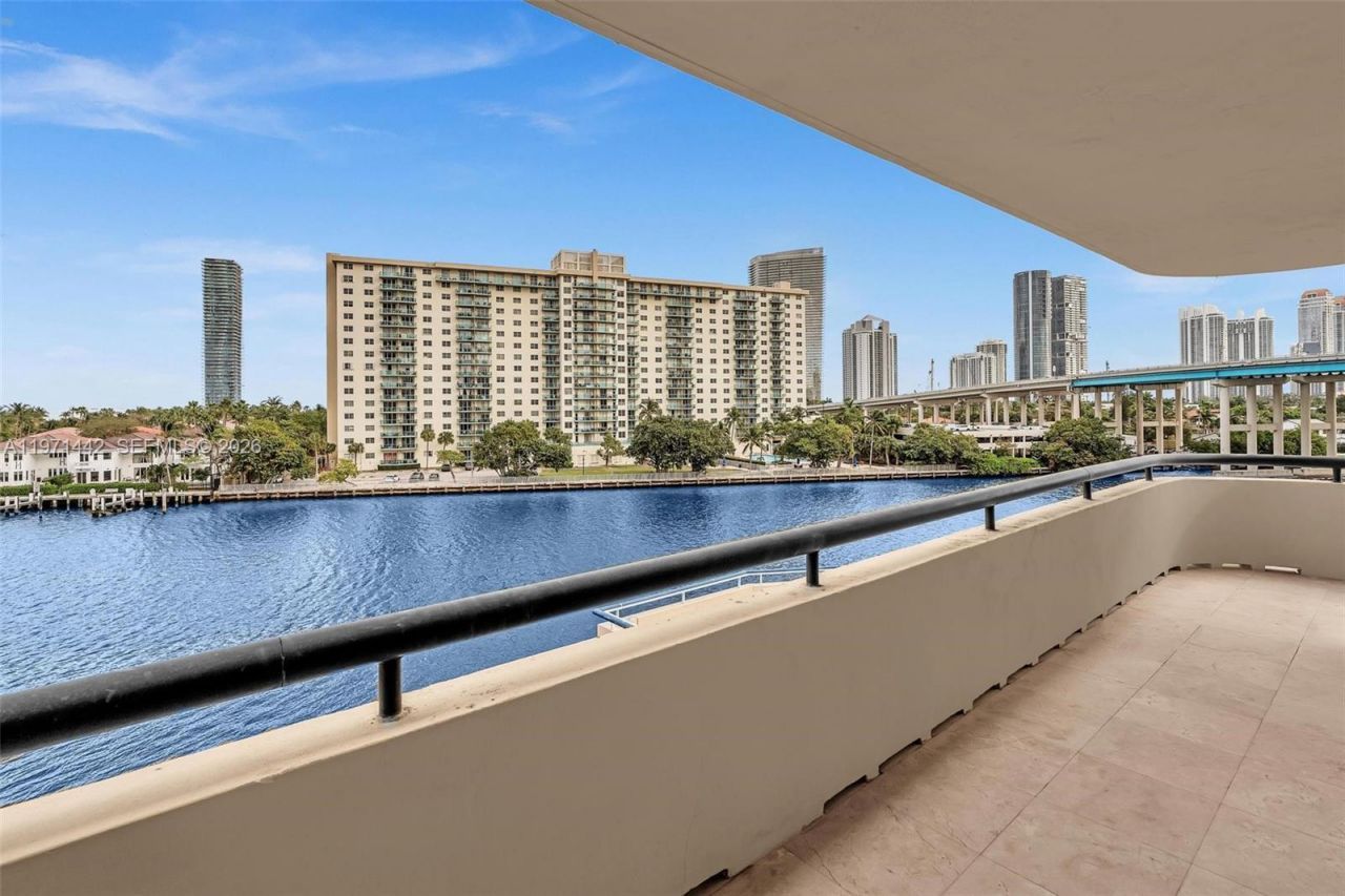 19355 Turnberry Way, Unit 3J, Aventura, FL 33180 Photo