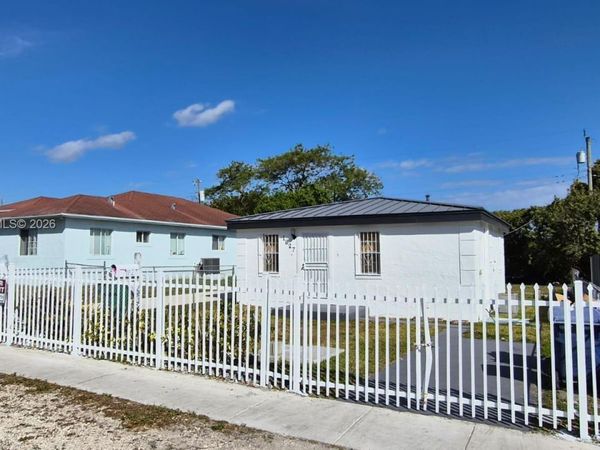 1827 NW 74th Ter, Miami, FL 33147