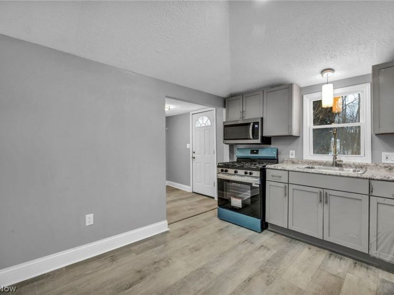 491 E 39th Street, Lorain, OH 44055 Photo 12