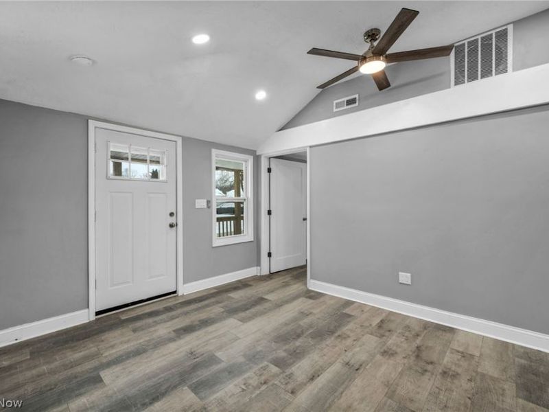 491 E 39th Street, Lorain, OH 44055 Photo 8