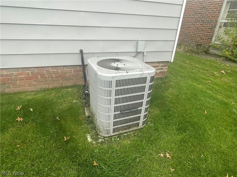 11511 Bradwell Road, Garfield Heights, OH 44125 Photo 28