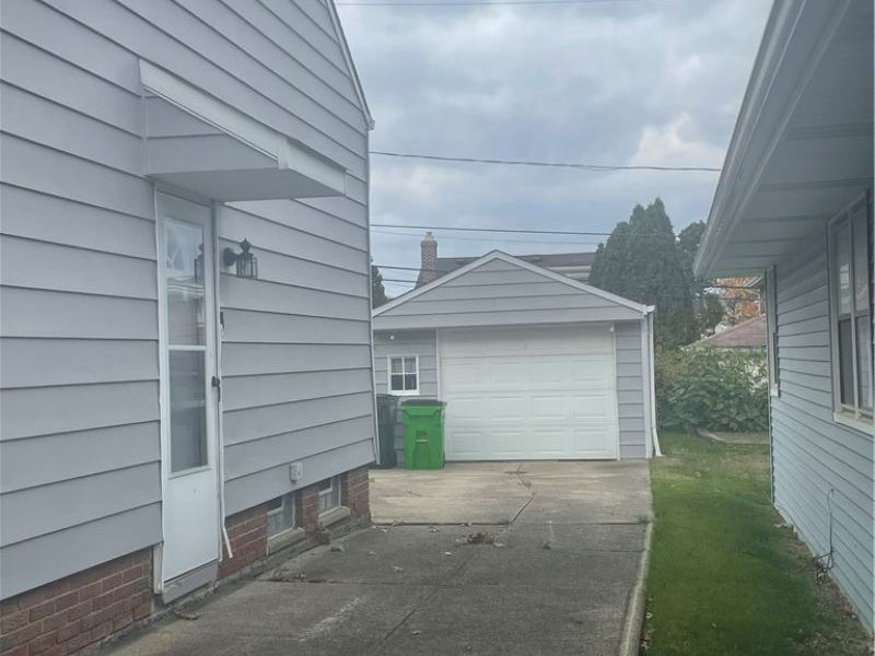 11511 Bradwell Road, Garfield Heights, OH 44125 Photo 4