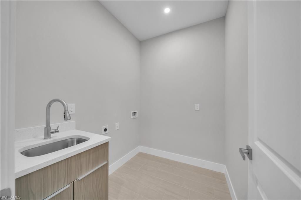 2858 SW 25th Pl, Cape Coral, FL 33914 Photo