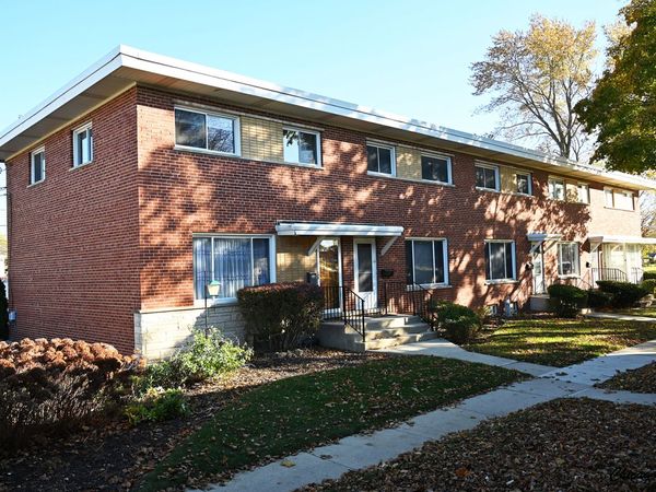 429 E Lincoln Street, Mount Prospect, IL 60056