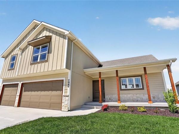 7045 NW Yulich Court, Parkville, MO 64152