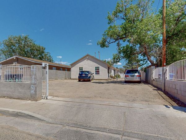 412 Texas Street NE, Albuquerque, NM 87108