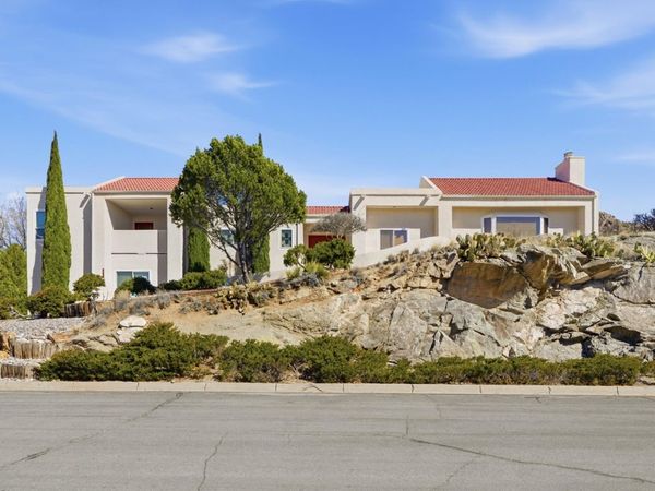 900 Piedra Larga Place NE, Albuquerque, NM 87123