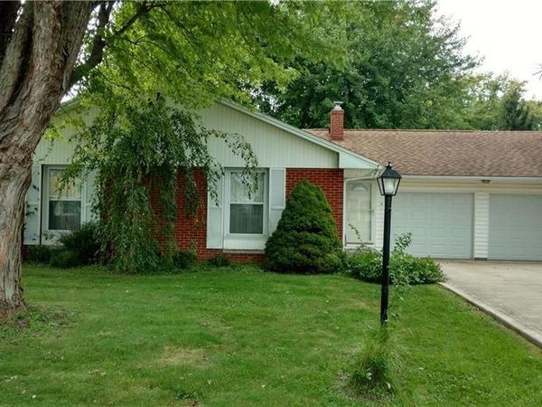 5 Maplewood Drive, Jamestown Vlg, OH 45335