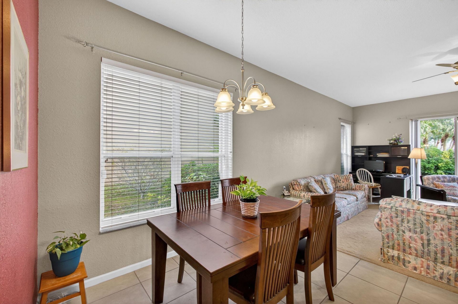 5002 Victoria Circle, West Palm Beach, FL 33409 Photo