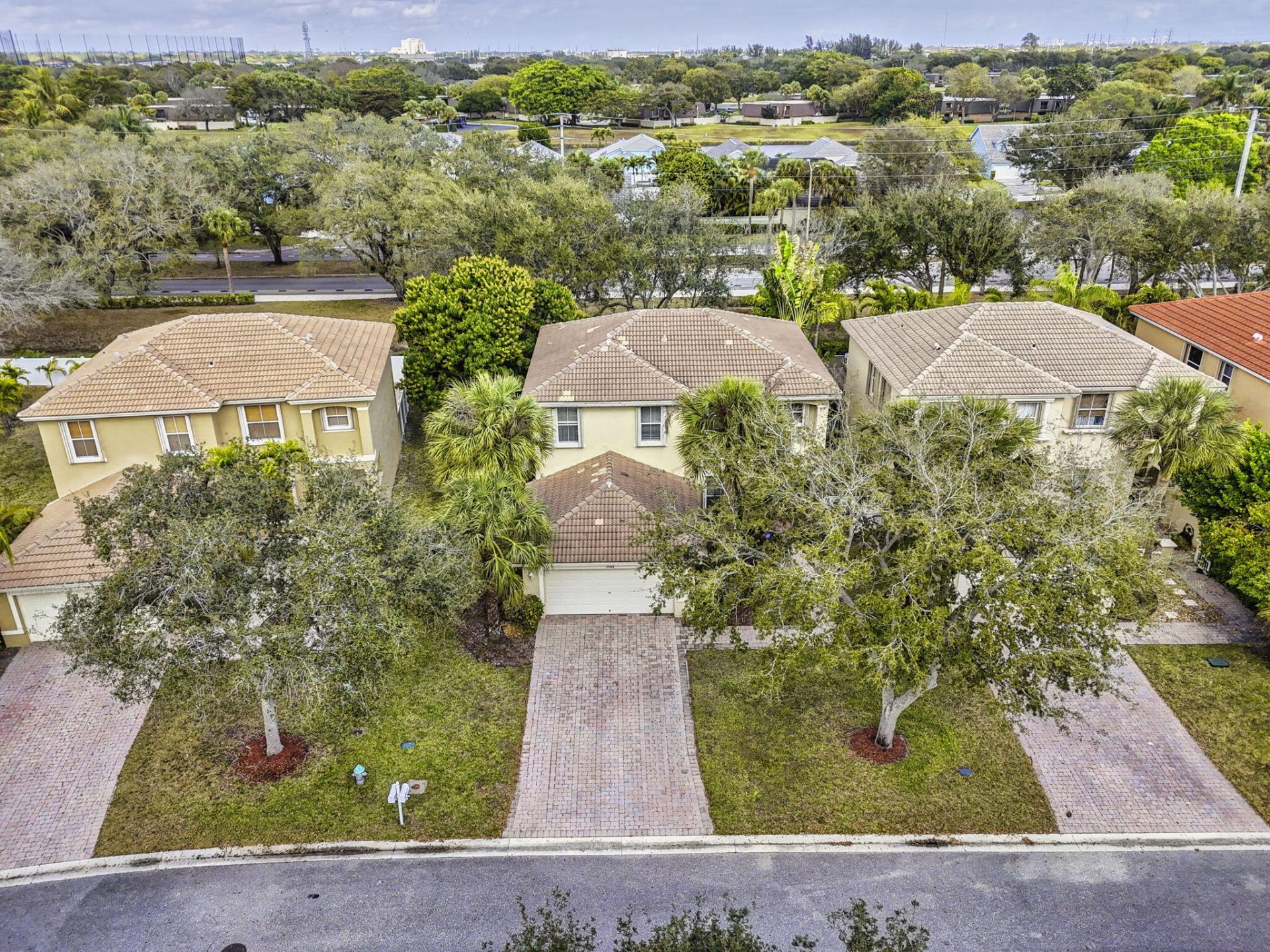 5002 Victoria Circle, West Palm Beach, FL 33409 Photo