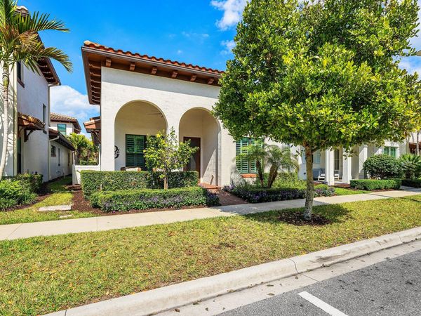 8063 Hobbes Way, Palm Beach Gardens, FL 33418