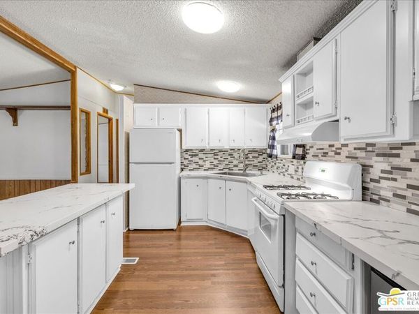 15300 Palm Drive, Unit 14, Desert Hot Springs, CA 92240