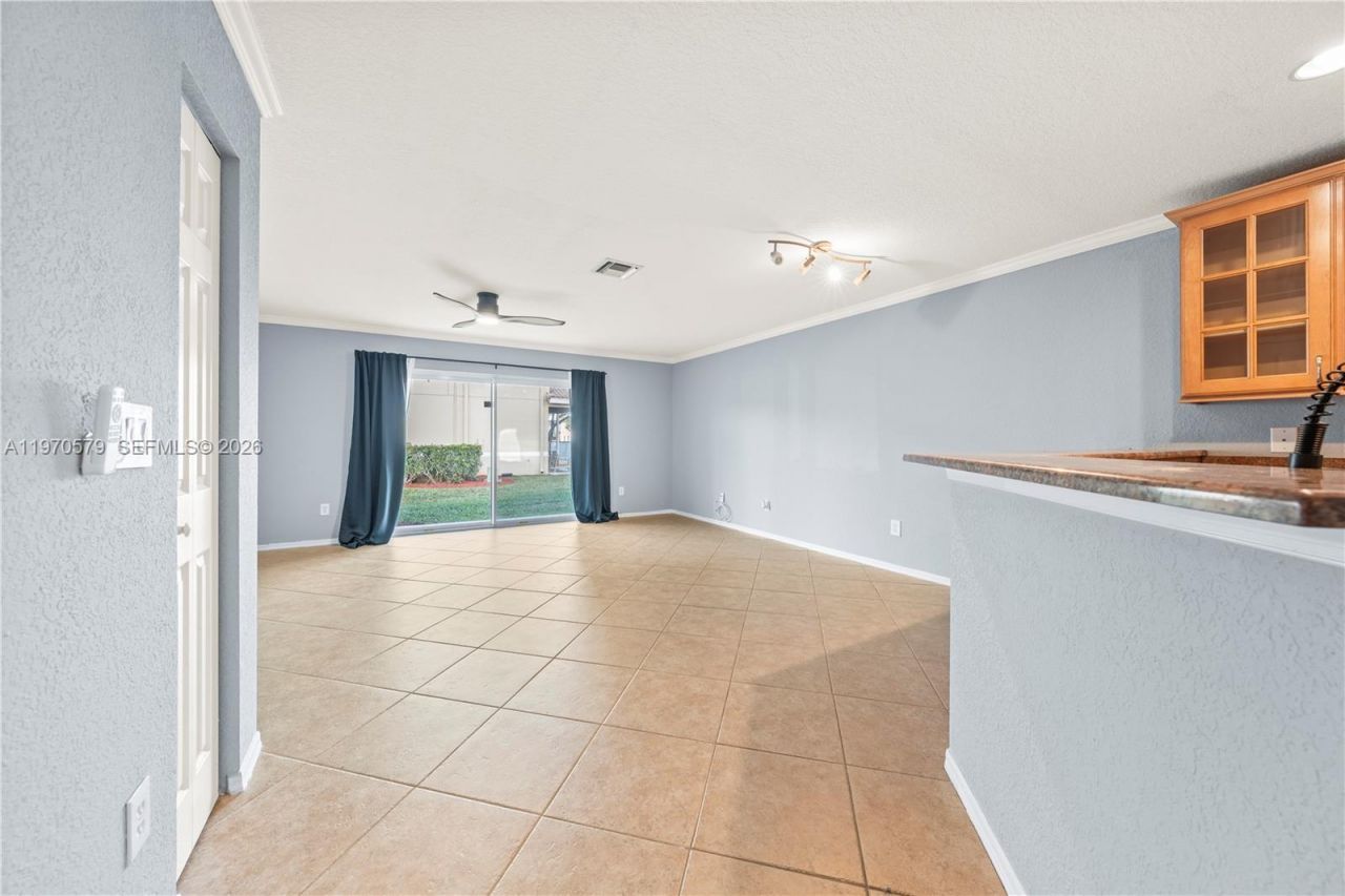 5905 Abbey Rd, Unit 5905, Tamarac, FL 33321 Photo