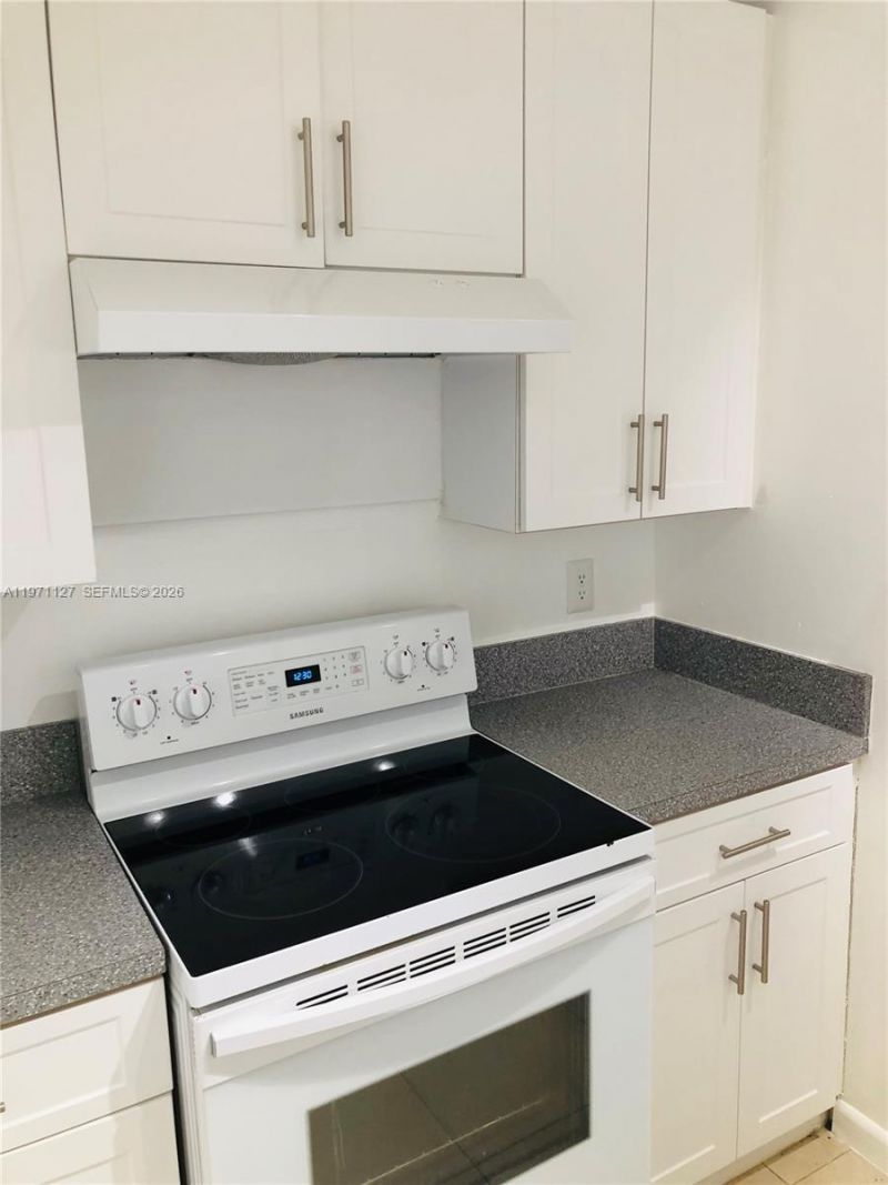 8260 SW 210th St, Unit 210, Cutler Bay, FL 33189 Photo