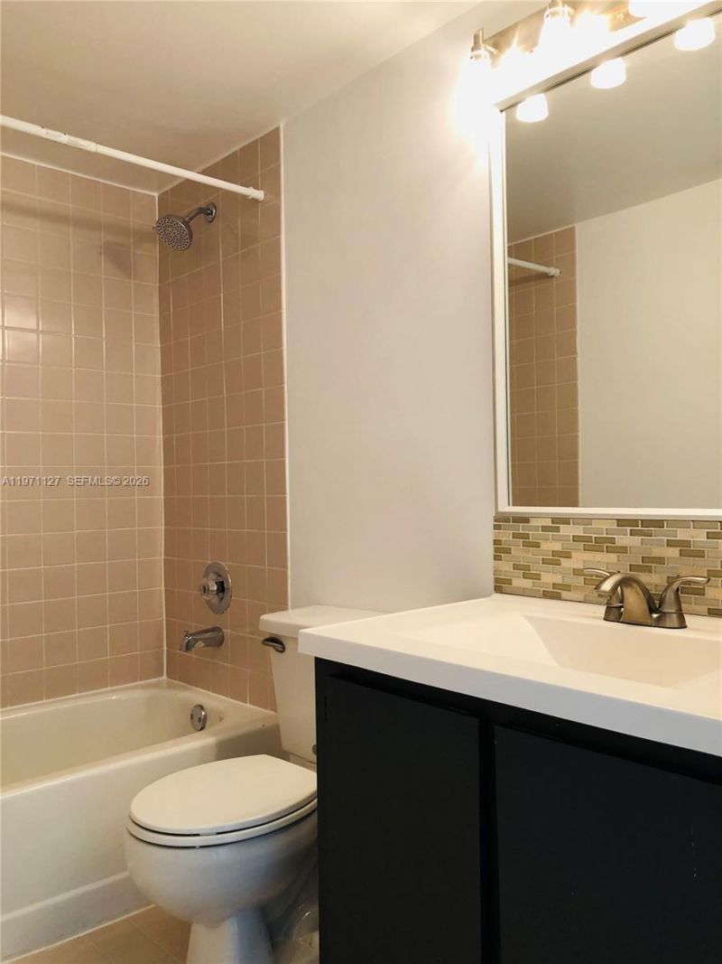 8260 SW 210th St, Unit 210, Cutler Bay, FL 33189 Photo