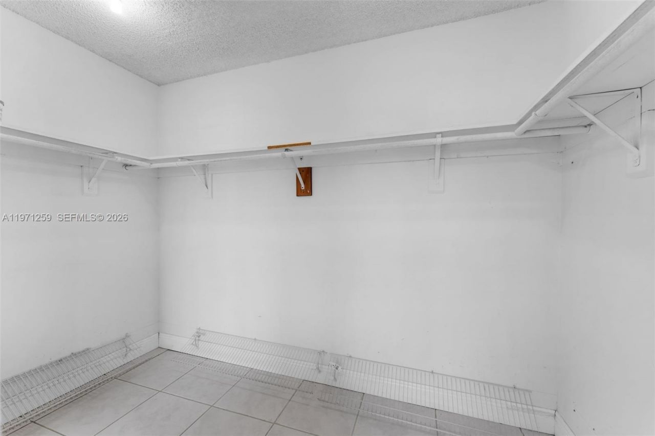 10915 SW 71st St, Miami, FL 33173 Photo