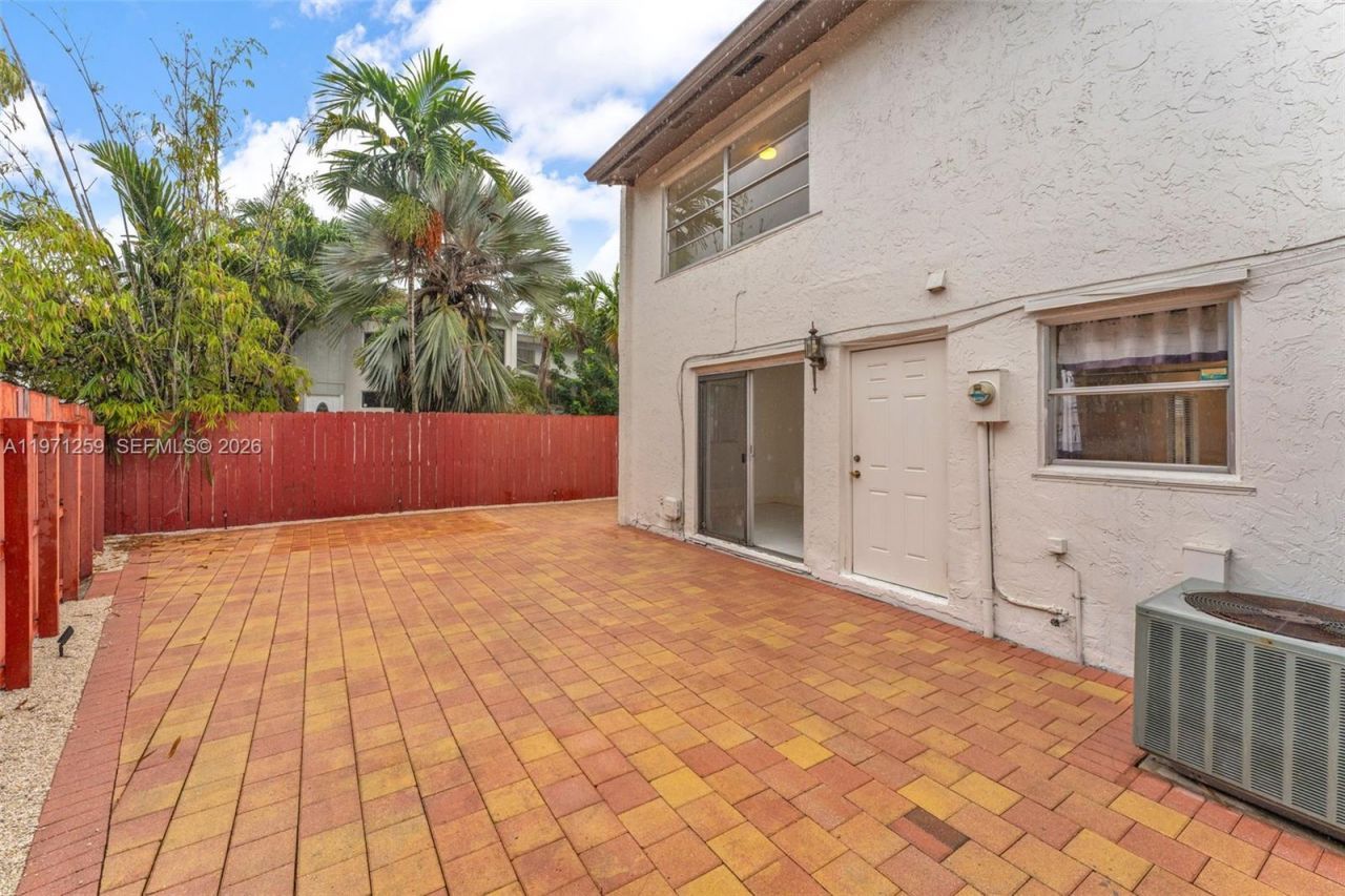 10915 SW 71st St, Miami, FL 33173 Photo