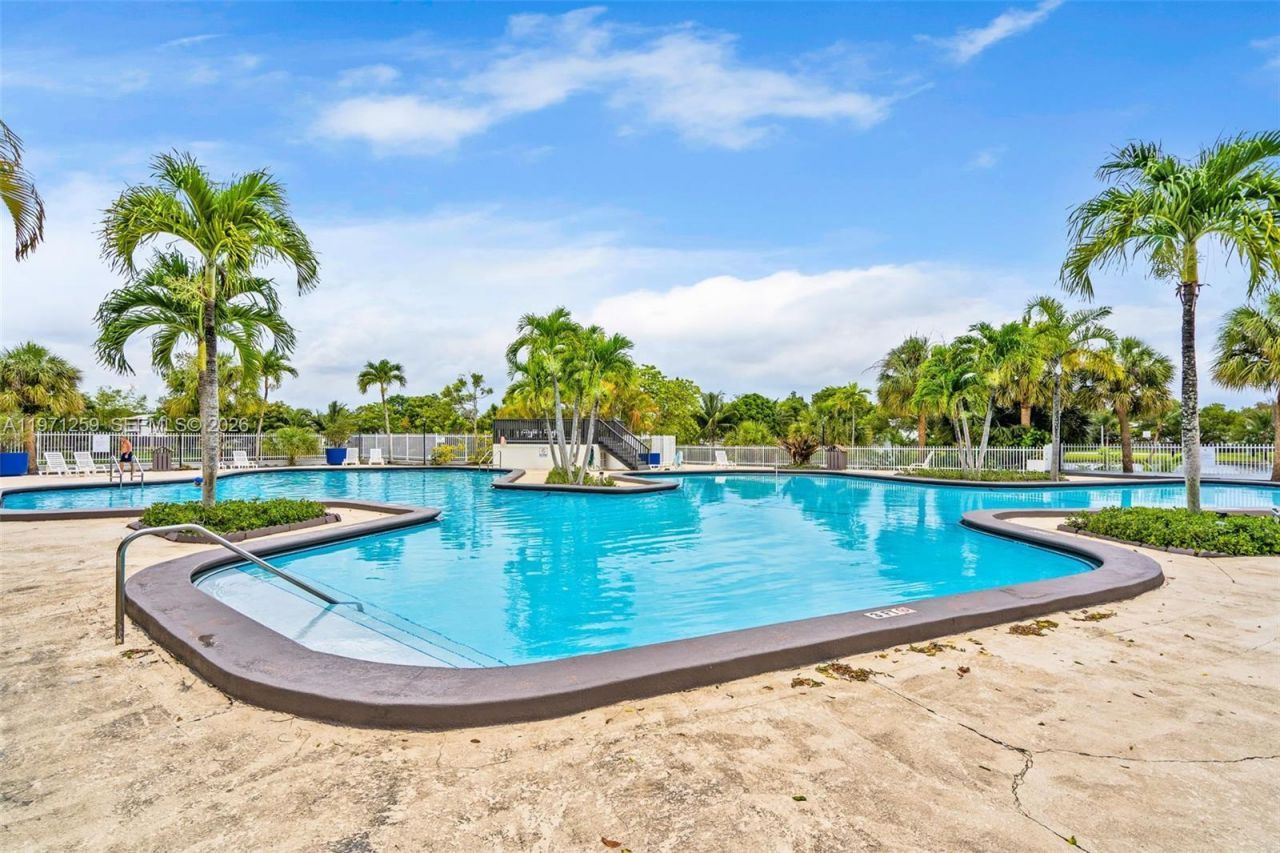 10915 SW 71st St, Miami, FL 33173 Photo