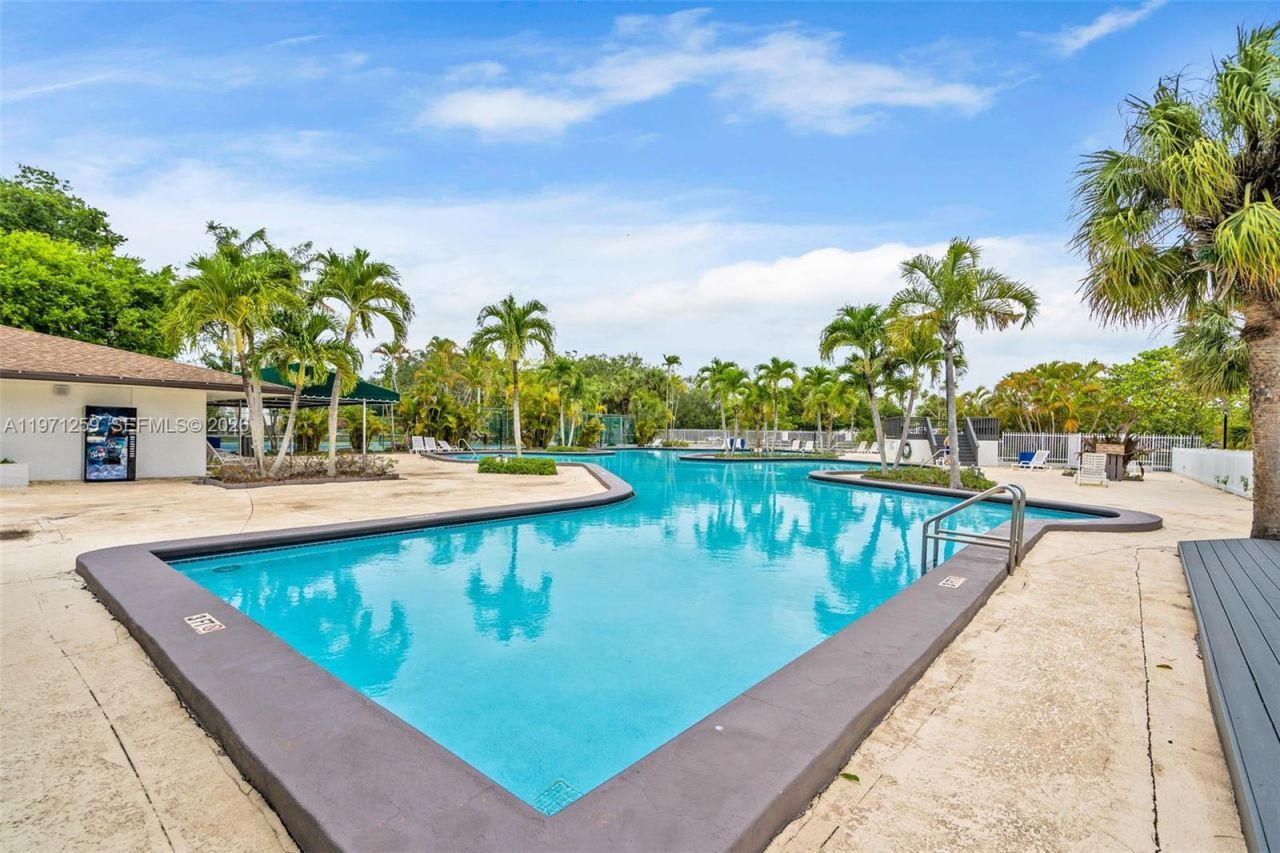 10915 SW 71st St, Miami, FL 33173 Photo