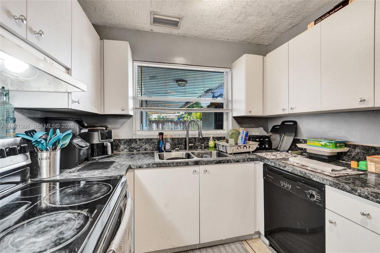 7570 Johnson St, Hollywood, FL 33024 Photo