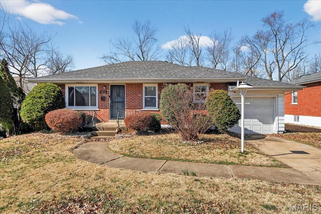 1072 Rainbow Drive, Saint Louis, MO 63125 Main Photo