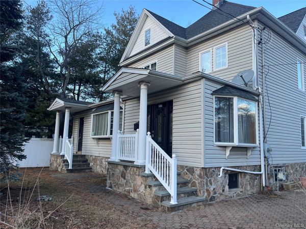 217 Lincoln Avenue, Rockville Centre, NY 11570