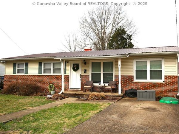 102 McConkey Avenue, Barboursville, WV 25504