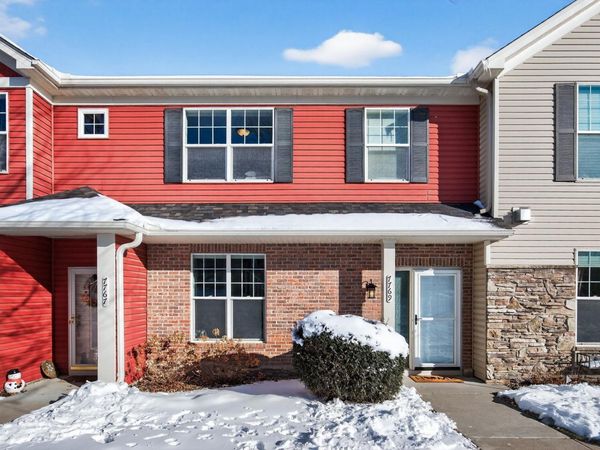 7769 Madelyn Creek Drive, Victoria, MN 55386