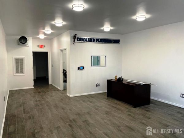305 amboy Avenue, Woodbridge, NJ 07095