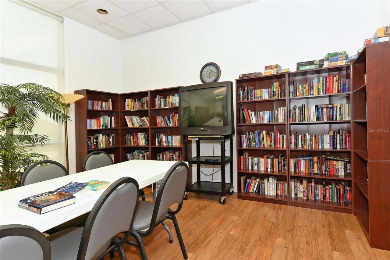 3810 39th Ave W, Bradenton, FL 34205 Photo