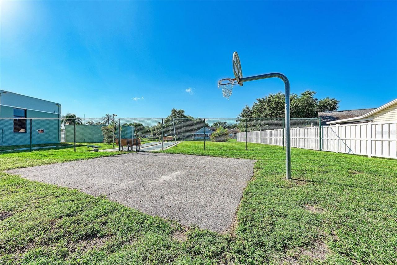 3810 39th Ave W, Bradenton, FL 34205 Photo