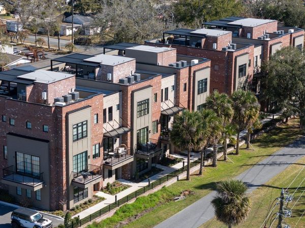 64 N PARK AVENUE, WINTER GARDEN, FL 34787