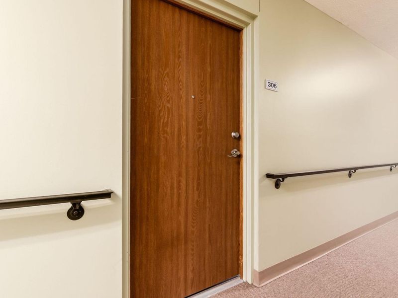 5885 Beechcroft Road , Unit 306, Columbus, OH 43229 Photo 2