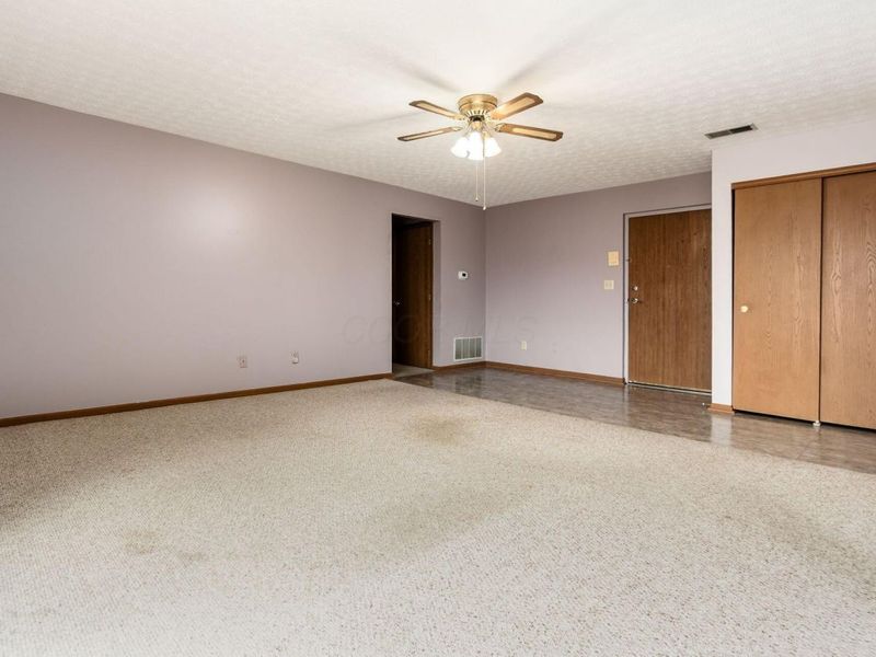 5885 Beechcroft Road , Unit 306, Columbus, OH 43229 Photo 9