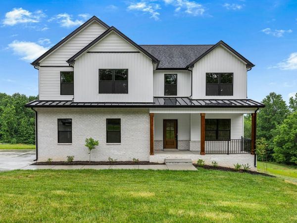 983 Palmyra Rd , Clarksville, TN 37040