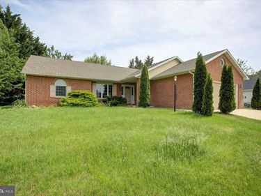6929 FAIRWAY OAKS, CHAMBERSBURG, PA 17202