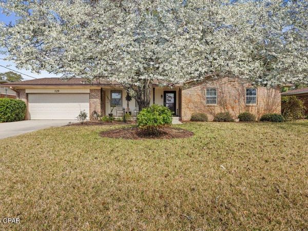 729 Crestwood Street, Mary Esther, FL 32569